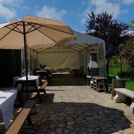 Casa Madrazo Con Piscina Y Parrillas Praves Eksteriør billede