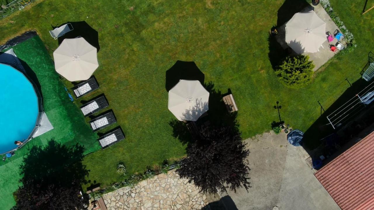 Casa Madrazo Con Piscina Y Parrillas Praves Eksteriør billede
