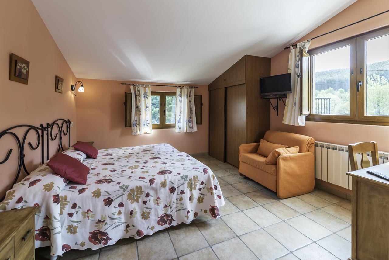 Casa Madrazo Con Piscina Y Parrillas Praves Eksteriør billede